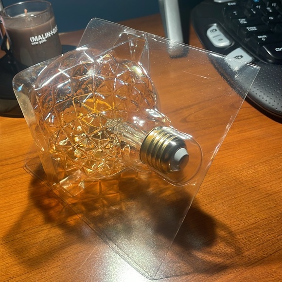 Geo Etched Glass Lightbulb w/ Standard Universal Base - Picture 9 of 10